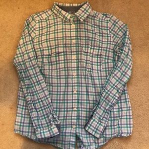 Cute button down shirt!